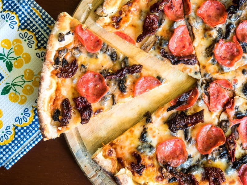 Electric-Skillet-Pizza-01
